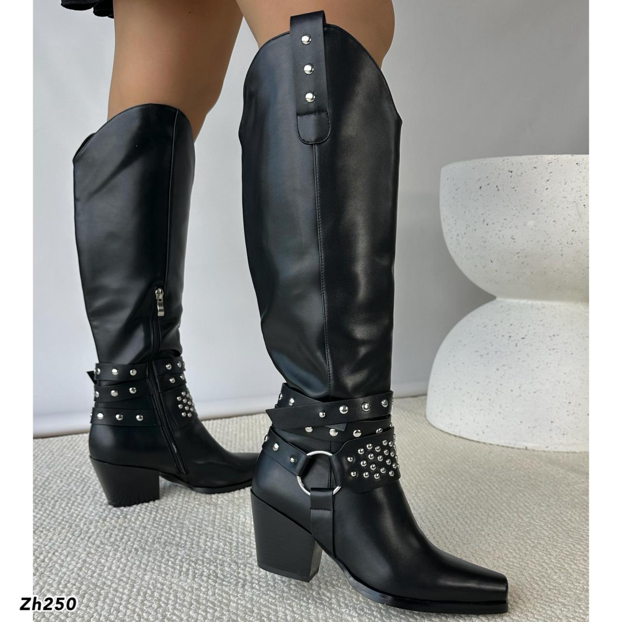 Bota texana negro detalle correas apliques plateado tacon 8cm HX3086-C1079